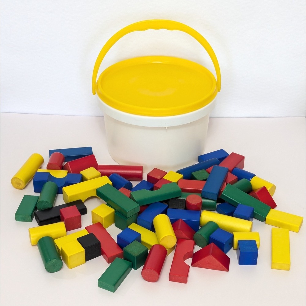 Vtg Discovery Toys Tub O' Blocks Multi-Color  67pc Build Stack Float w/Bucket